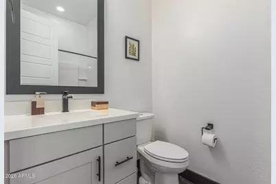 712 E Buist Avenue, Phoenix, AZ 85042 - Photo 41