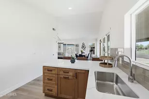 8585 N 108th Dr, Peoria, AZ 85345 - Photo 11