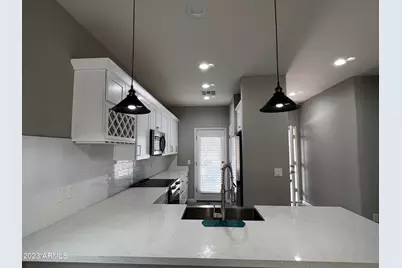 8017 S 6th Drive, Phoenix, AZ 85041 - Photo 7