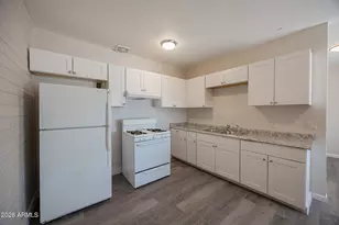 864 E Chandler Blvd, Chandler, AZ 85225 - Photo 9