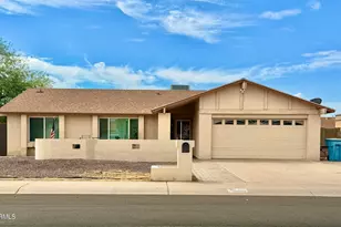 3941 W Desert Hills Dr, Phoenix, AZ 85029 - Photo 1