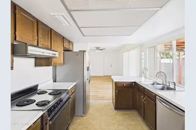4033 W Griswold Road, Phoenix, AZ 85051 - Photo 11