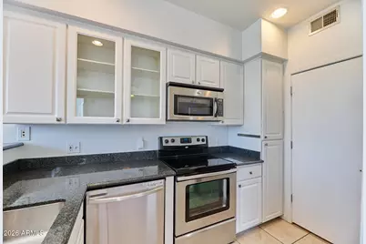 3633 N 3rd Avenue #2037, Phoenix, AZ 85013 - Photo 7