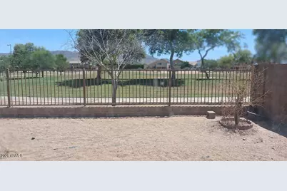 3207 W Saint Kateri Drive, Phoenix, AZ 85041 - Photo 7