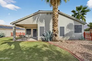 15481 W Mauna Loa Ln, Surprise, AZ 85379 - Photo 13