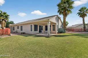 15481 W Mauna Loa Ln, Surprise, AZ 85379 - Photo 9