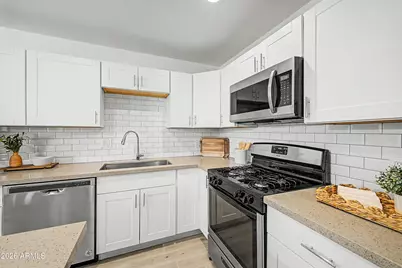 1624 E Campbell Avenue #46, Phoenix, AZ 85016 - Photo 9