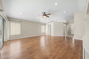 558 W Bluefield Ave, Phoenix, AZ 85023 - Photo 9