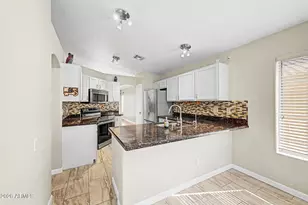 558 W Bluefield Ave, Phoenix, AZ 85023 - Photo 11