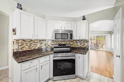 558 W Bluefield Avenue, Phoenix, AZ 85023 - Photo 13