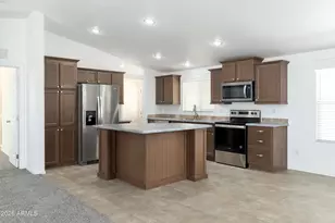 8601 N 71st Ave, Glendale, AZ 85301 - Photo 1