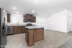 8601 N 71st Ave, Glendale, AZ 85301 - Photo 5