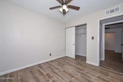 3957 W Desert Hills Drive, Phoenix, AZ 85029 - Photo 23