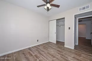 3957 W Desert Hills Dr, Phoenix, AZ 85029 - Photo 23