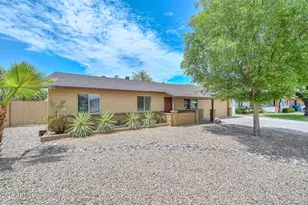 3957 W Desert Hills Dr, Phoenix, AZ 85029 - Photo 37