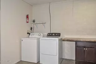 3957 W Desert Hills Dr, Phoenix, AZ 85029 - Photo 25