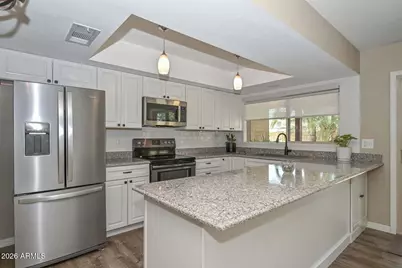 3957 W Desert Hills Drive, Phoenix, AZ 85029 - Photo 3