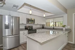 3957 W Desert Hills Dr, Phoenix, AZ 85029 - Photo 3