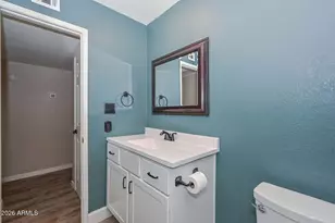 3957 W Desert Hills Dr, Phoenix, AZ 85029 - Photo 19