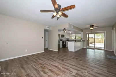 3957 W Desert Hills Drive, Phoenix, AZ 85029 - Photo 13