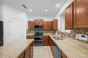 5821 S 35th Pl, Phoenix, AZ 85040 - Photo 9