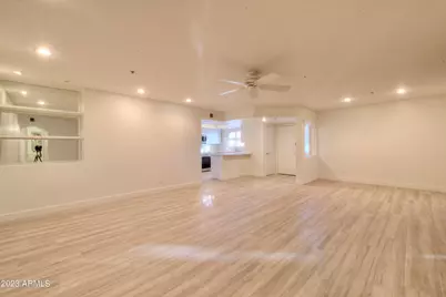 5104 N 32nd Street #408, Phoenix, AZ 85018 - Photo 3