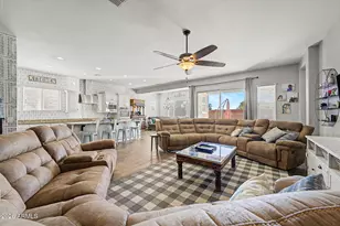 2528 E Tomahawk Ct, Gilbert, AZ 85298 - Photo 9