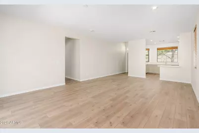 2126 W Carol Ann Way, Phoenix, AZ 85023 - Photo 7