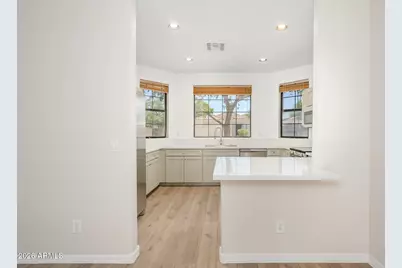2126 W Carol Ann Way, Phoenix, AZ 85023 - Photo 11