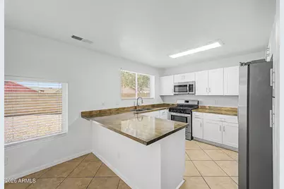 7637 W North Lane, Peoria, AZ 85345 - Photo 11