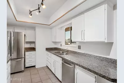 11070 W Pleasant Valley Road, Sun City, AZ 85351 - Photo 9