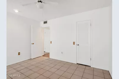 11070 W Pleasant Valley Road, Sun City, AZ 85351 - Photo 19