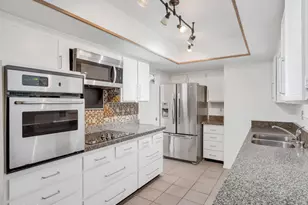 11070 W Pleasant Valley Rd, Sun City, AZ 85351 - Photo 3