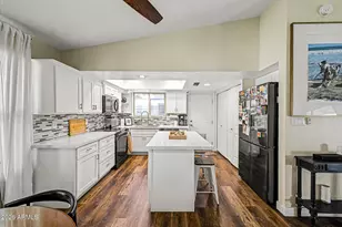 331 W Taro Ln, Phoenix, AZ 85027 - Photo 9