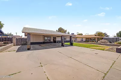 331 W Taro Lane, Phoenix, AZ 85027 - Photo 1