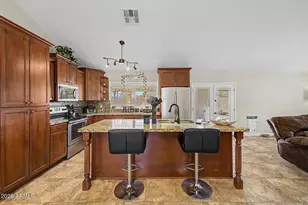 11915 N 79th Ave, Peoria, AZ 85345 - Photo 13