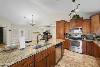 11915 N 79th Avenue, Peoria, AZ 85345 - Photo 15