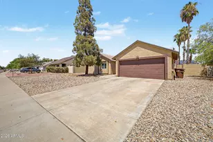 11915 N 79th Ave, Peoria, AZ 85345 - Photo 3