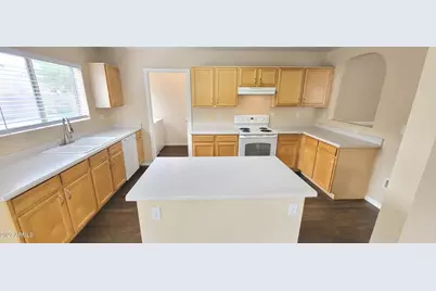 435 W Fabens Lane, Gilbert, AZ 85233 - Photo 5