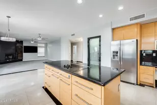 13210 N 13th St, Phoenix, AZ 85022 - Photo 9