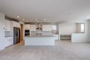 1951 W Sienna Bouquet Pl, Phoenix, AZ 85085 - Photo 3
