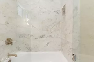 7027 N Scottsdale Rd, Paradise Valley, AZ 85253 - Photo 11