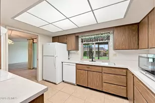 9705 W Sandstone Dr, Sun City, AZ 85351 - Photo 17
