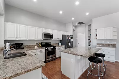 1252 W Bruce Avenue, Gilbert, AZ 85233 - Photo 3