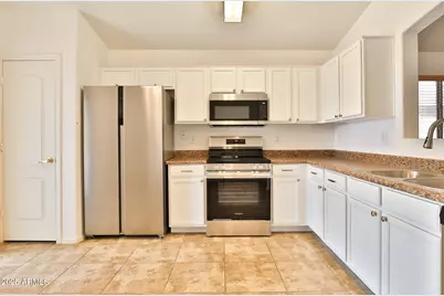 19002 N Toledo Avenue, Maricopa, AZ 85138 - Photo 5