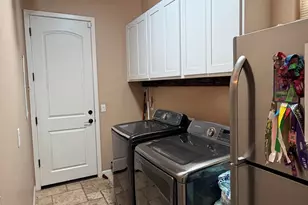 1518 E Hazel Dr, Phoenix, AZ 85042 - Photo 7