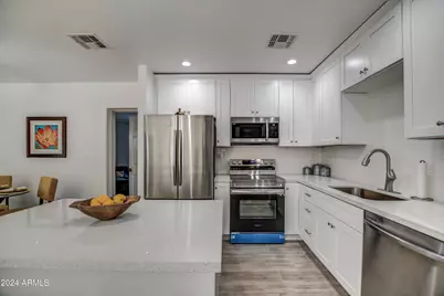 3135 N 34th Street, Phoenix, AZ 85018 - Photo 9