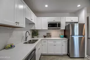 3135 N 34th St, Phoenix, AZ 85018 - Photo 25