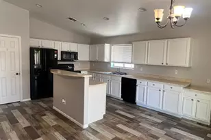 22264 N Kingston Dr, Maricopa, AZ 85138 - Photo 5