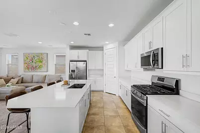 5913 S 25th Lane, Phoenix, AZ 85041 - Photo 11
